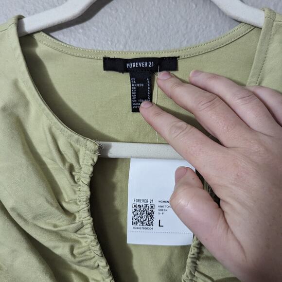 Forever 21 Ruched Hook-and-Eye Crop Top - Picture 3 of 4